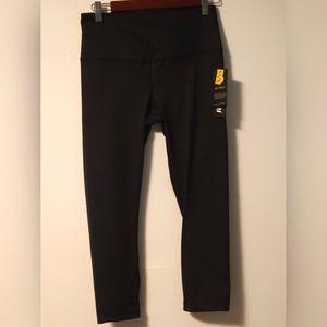 Velocity high rise Capri leggings NWT